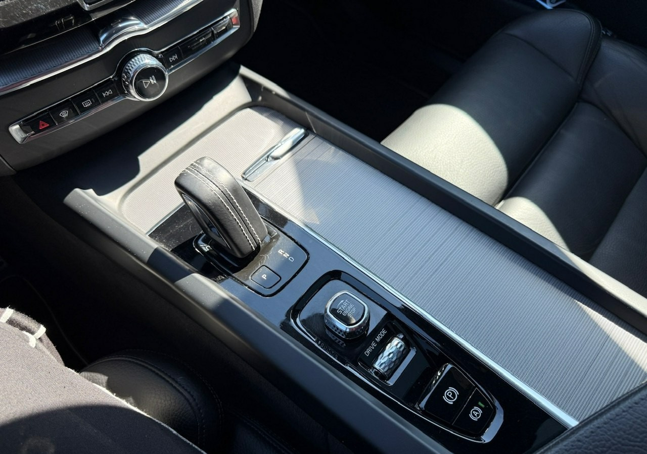 SUV Volvo XC60 II XC60 R-design 2.0D5 235KM Automat Navi Kamery360 Panorama HAK Harman: Foto 16