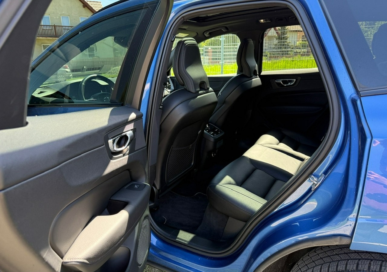 SUV Volvo XC60 II XC60 R-design 2.0D5 235KM Automat Navi Kamery360 Panorama HAK Harman: Foto 19