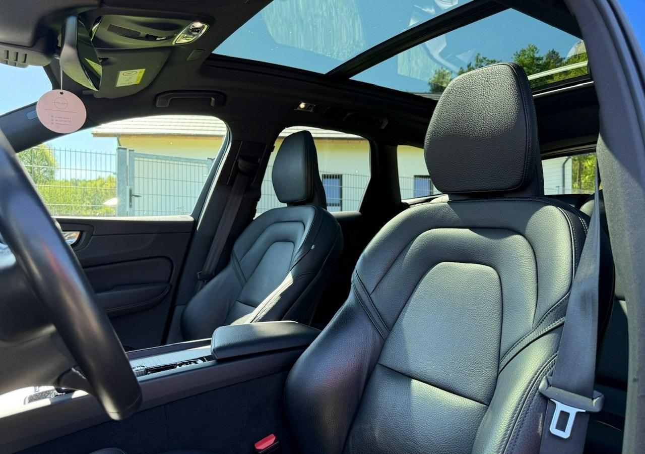 SUV Volvo XC60 II XC60 R-design 2.0D5 235KM Automat Navi Kamery360 Panorama HAK Harman: Foto 14