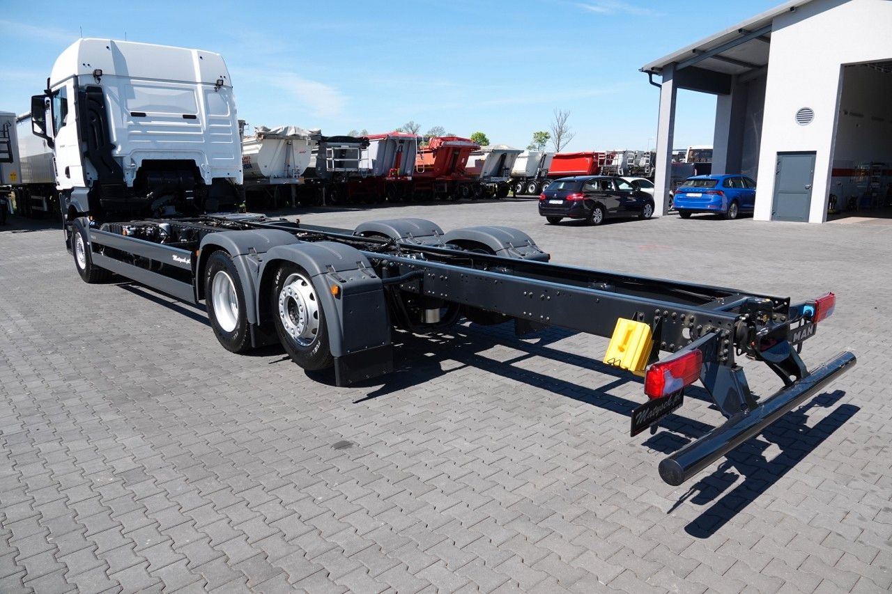 MAN TGX 26.520 / 6x2 / RAMA DŁ. 9,1M / OŚ PODNOSZONA - Cap tractor: Foto 2 MAN TGX 26.520 / 6x2 / RAMA DŁ. 9,1M / OŚ PODNOSZONA - Cap tractor: Foto 2