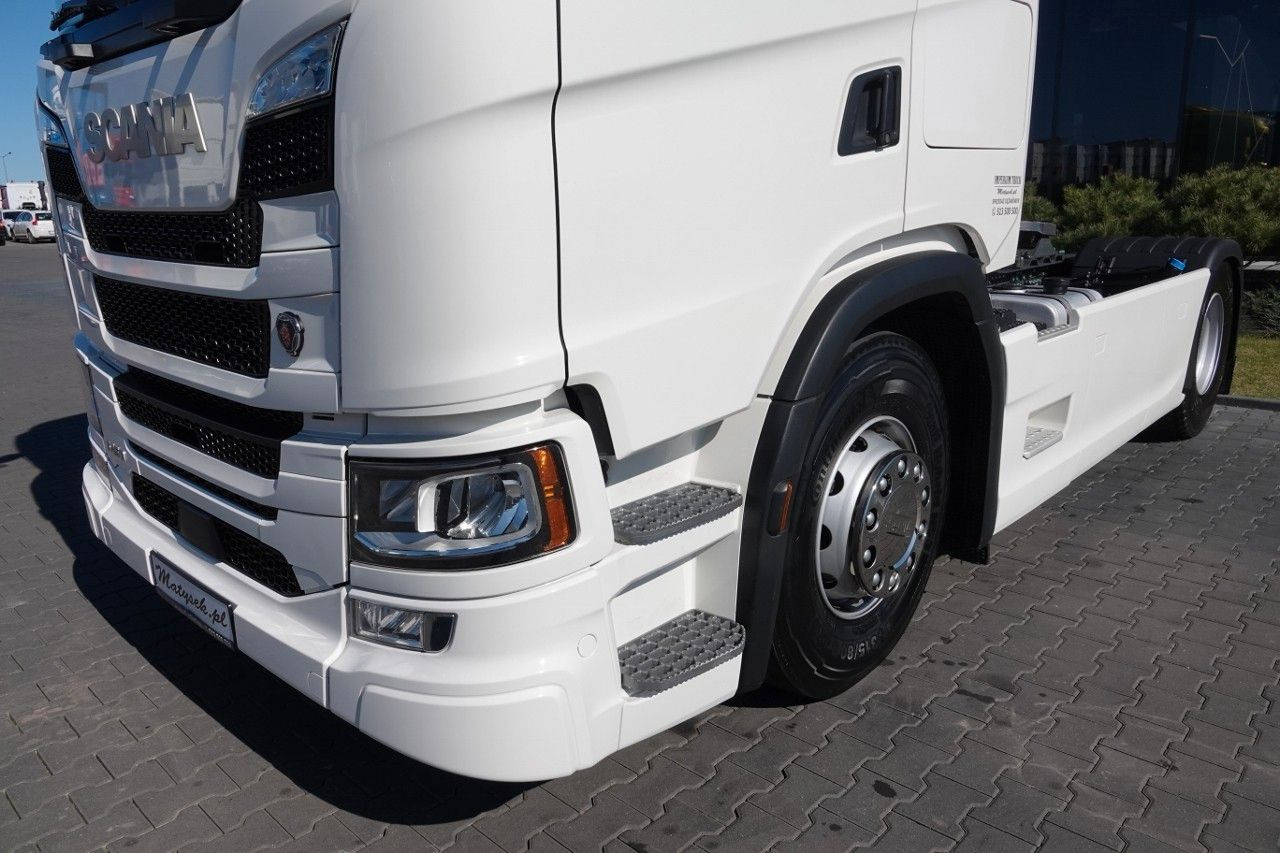 Interior photo 1: Cap tractor Scania R 450 / RETARDER / NISKA KABINA /  HYDRAULIKA /