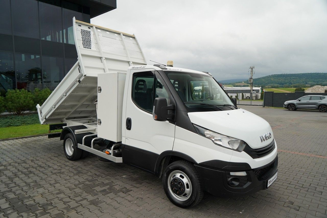 Iveco 35-140 / WYWROTKA TYLNOZSYPOWA / BLIŹNIAK / SKRZ - Autoutilitară basculantă: Foto 4 Iveco 35-140 / WYWROTKA TYLNOZSYPOWA / BLIŹNIAK / SKRZ - Autoutilitară basculantă: Foto 4