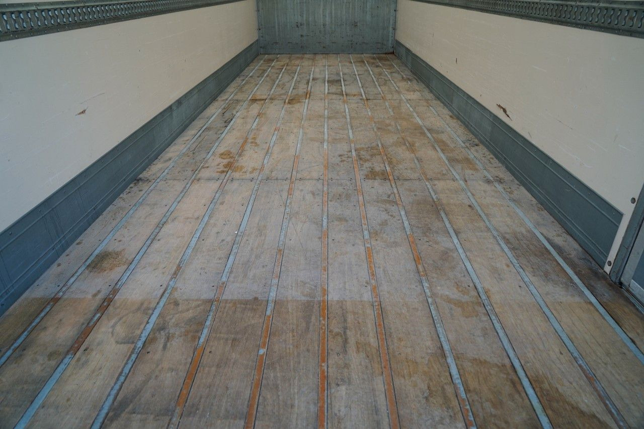 Camion furgon Renault D 210 / 4x2 / KONTENER / 8,6 M / MOCNA PODŁOGA /: Foto 25 Camion furgon Renault D 210 / 4x2 / KONTENER / 8,6 M / MOCNA PODŁOGA /: Foto 25