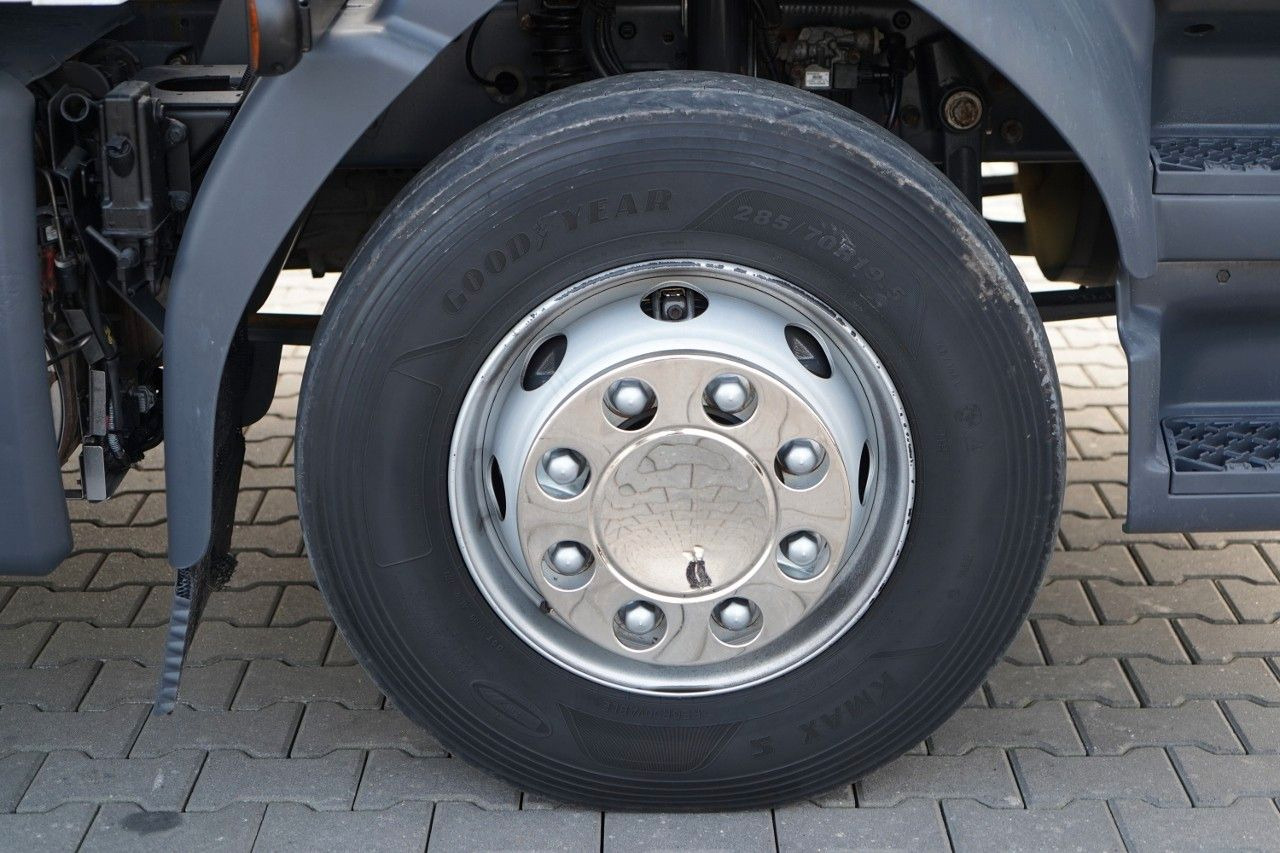 Camion furgon Renault D 210 / 4x2 / KONTENER / 8,6 M / MOCNA PODŁOGA /: Foto 18 Camion furgon Renault D 210 / 4x2 / KONTENER / 8,6 M / MOCNA PODŁOGA /: Foto 18