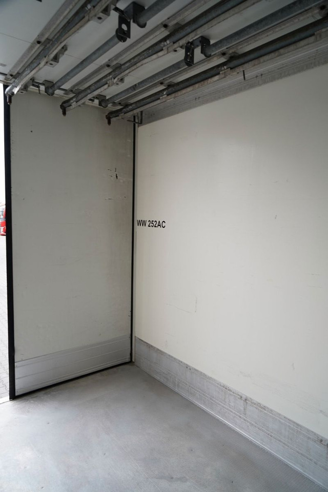 Semiremorcă frigider Schmitz Cargobull CHŁODNIA / THERMO KING SLX 300 / HAKÓWKA / HAKOW: Foto 13 Semiremorcă frigider Schmitz Cargobull CHŁODNIA / THERMO KING SLX 300 / HAKÓWKA / HAKOW: Foto 13