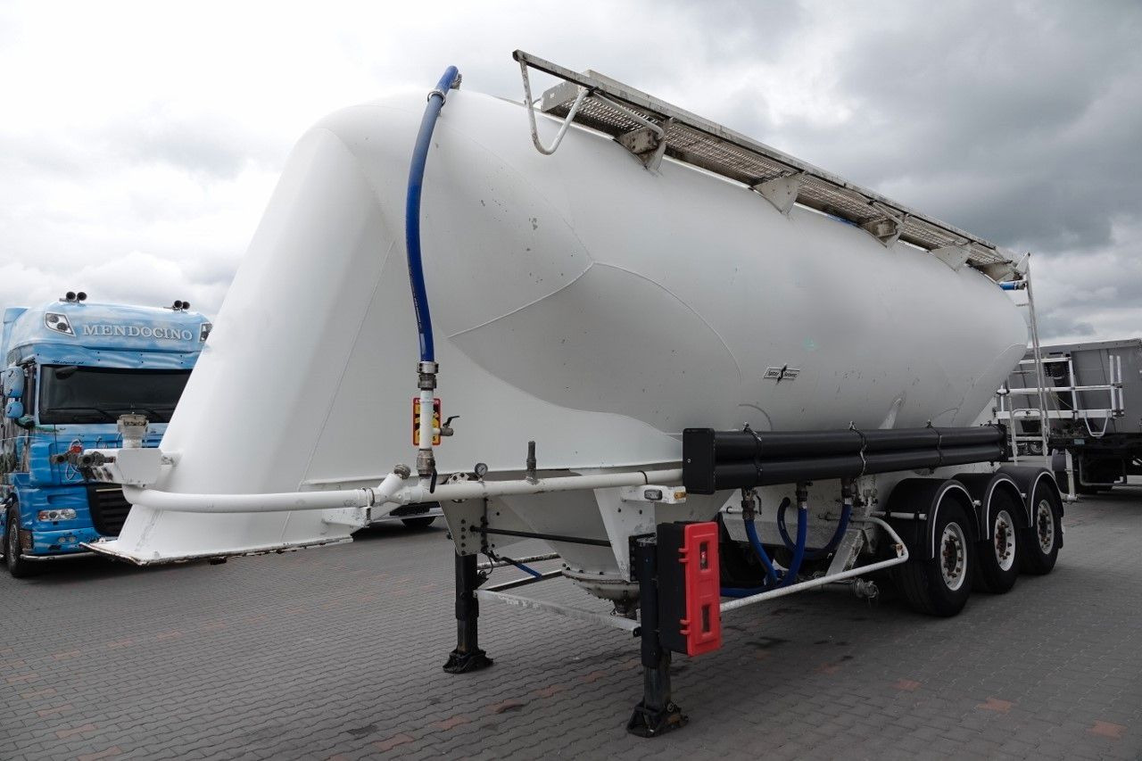 Spitzer CEMENTONACZEPA / 37 000 L / SILOS / 3 KOMORY - Semiremorcă siloz: Foto 3 Spitzer CEMENTONACZEPA / 37 000 L / SILOS / 3 KOMORY - Semiremorcă siloz: Foto 3