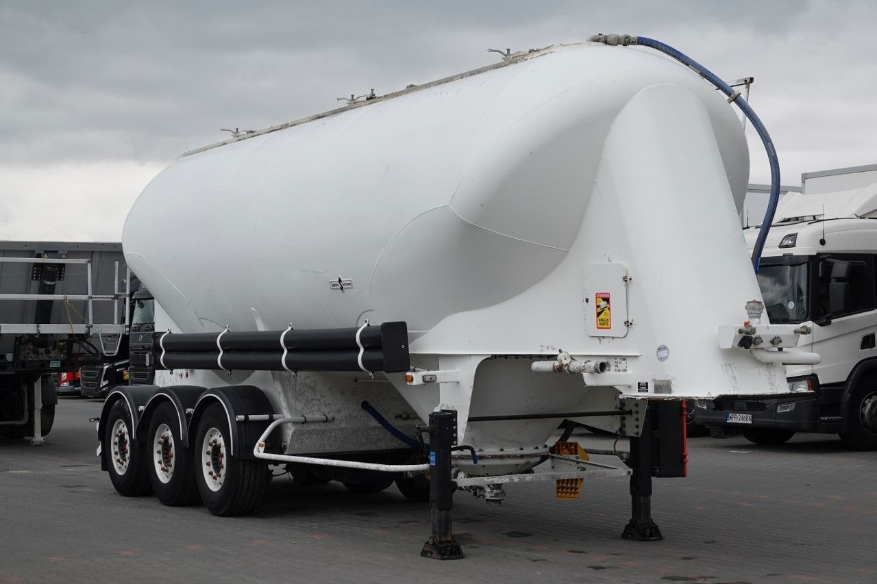 Spitzer CEMENTONACZEPA / 37 000 L / SILOS / 3 KOMORY - Semiremorcă siloz: Foto 1 Spitzer CEMENTONACZEPA / 37 000 L / SILOS / 3 KOMORY - Semiremorcă siloz: Foto 1