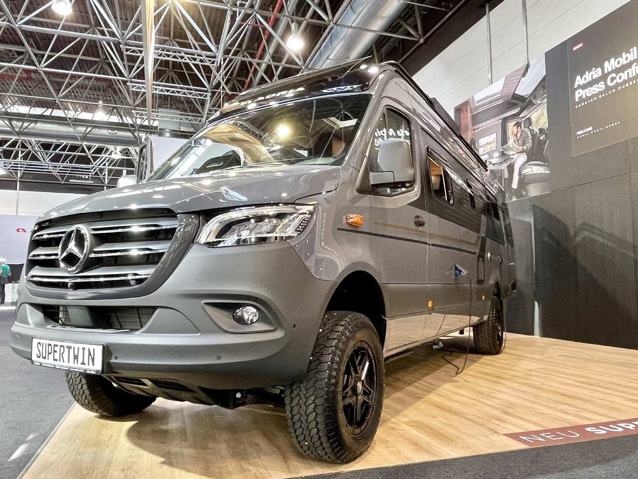 ADRIA Super Twin 700 SGX - Camper van: Foto 1 ADRIA Super Twin 700 SGX - Camper van: Foto 1