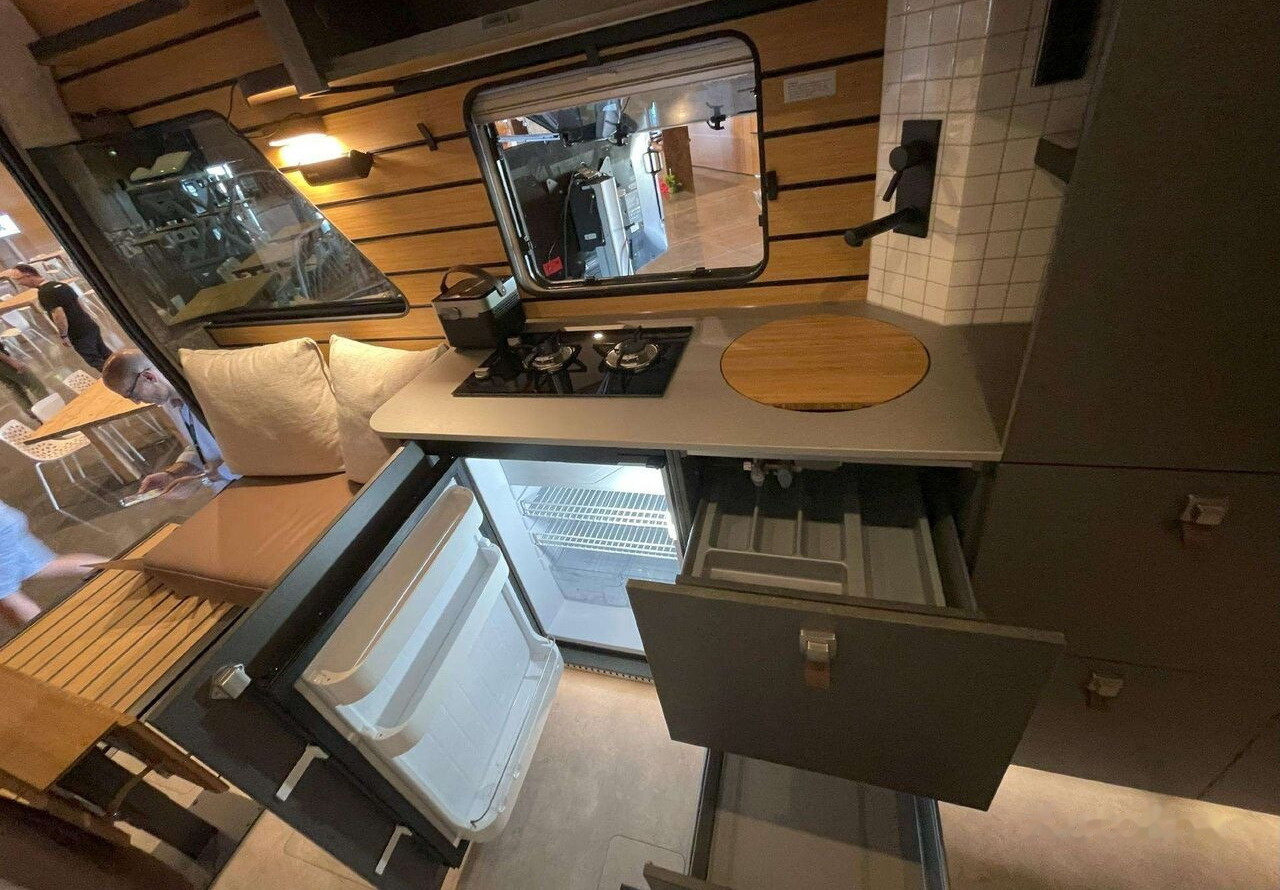 Hymer Venture S - Autorulotă semi-integrată: Foto 5 Hymer Venture S - Autorulotă semi-integrată: Foto 5