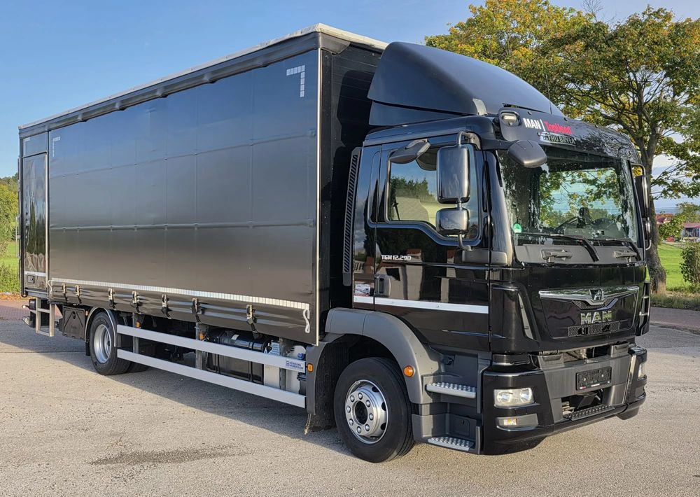 MAN TGM 12.290 / 15.290 / E6/ FIRANKA /BOCZNE DRZWI / BURTO-FIRANKA / 18PALET / WINDA / NISKI PRZEBIEG / 2018/ CAŁY NA PODUSZKACH / SERWISOWANY - Camion cu prelată: Foto 2 MAN TGM 12.290 / 15.290 / E6/ FIRANKA /BOCZNE DRZWI / BURTO-FIRANKA / 18PALET / WINDA / NISKI PRZEBIEG / 2018/ CAŁY NA PODUSZKACH / SERWISOWANY - Camion cu prelată: Foto 2