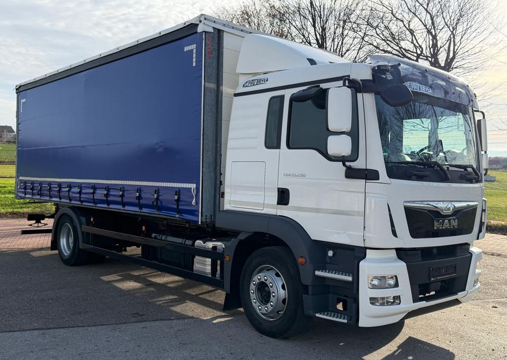 MAN TGM 15.290 / FIRANKA / 2016R / KLIMA POSTOJOWA /SPROWADZONY/ 8T ŁADOWNOŚĆ / 17 PALET / E6 / WINDA / - Camion cu prelată: Foto 2 MAN TGM 15.290 / FIRANKA / 2016R / KLIMA POSTOJOWA /SPROWADZONY/ 8T ŁADOWNOŚĆ / 17 PALET / E6 / WINDA / - Camion cu prelată: Foto 2