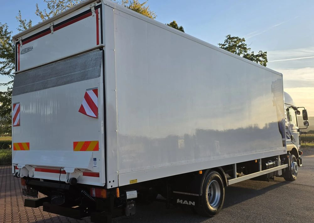 MAN TGM 15.290 / TGL / KONTENER / IZOTERMA / WINDA / KLIMA POSTOJOWA / 2019R / EURO 6 / PEŁEN SERWIS / 8200KG ŁADOWNOŚĆ / SPROWADZONY / ZADBANY / JAK NOWY / KSIĄŻKA SERWISOWA / E6 / 18 PALET - Camion furgon: Foto 5 MAN TGM 15.290 / TGL / KONTENER / IZOTERMA / WINDA / KLIMA POSTOJOWA / 2019R / EURO 6 / PEŁEN SERWIS / 8200KG ŁADOWNOŚĆ / SPROWADZONY / ZADBANY / JAK NOWY / KSIĄŻKA SERWISOWA / E6 / 18 PALET - Camion furgon: Foto 5