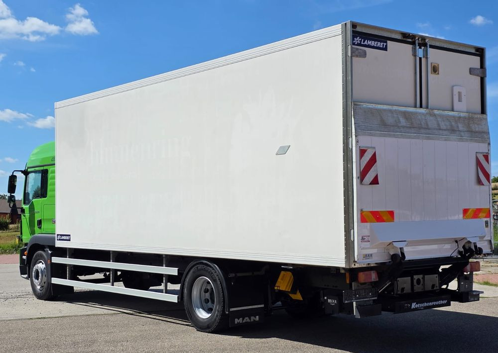 MAN TGM 18.340 / 18.290 / 15.290 / IZOTERMA / WINDA / 19PALET /E6 / SPROWADZONY / AUTOMAT / SYPIALKA / PIERWSZY WŁAŚCICIEL / BOCZNE DRZWI / STAN BARDZO DOBRY - Camion frigider: Foto 3 MAN TGM 18.340 / 18.290 / 15.290 / IZOTERMA / WINDA / 19PALET /E6 / SPROWADZONY / AUTOMAT / SYPIALKA / PIERWSZY WŁAŚCICIEL / BOCZNE DRZWI / STAN BARDZO DOBRY - Camion frigider: Foto 3