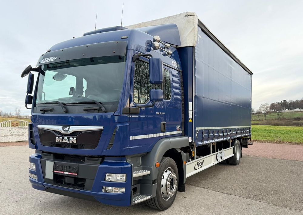 MAN TGM 18.340 / FIRANKA / LIFT / SPROWADZONY / KLIMA POSTOJOWA / 2017 / 9700 ŁADOWNOŚĆ / AUTOMAT / 18 PALET / E6 / WINDA / - Camion cu prelată: Foto 2 MAN TGM 18.340 / FIRANKA / LIFT / SPROWADZONY / KLIMA POSTOJOWA / 2017 / 9700 ŁADOWNOŚĆ / AUTOMAT / 18 PALET / E6 / WINDA / - Camion cu prelată: Foto 2