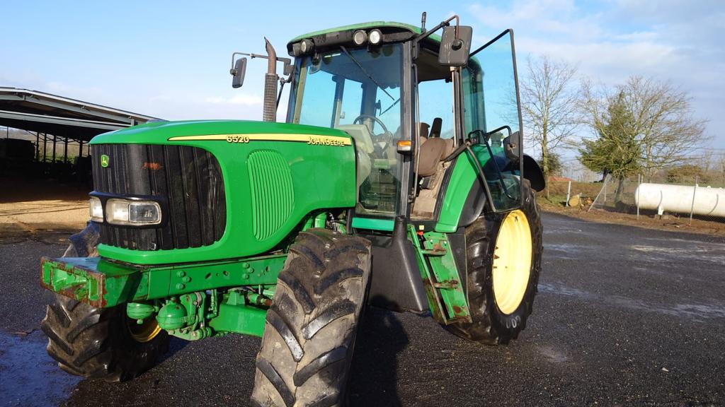 JOHN DEERE 6520 - Utilaje agricole: Foto 2 JOHN DEERE 6520 - Utilaje agricole: Foto 2