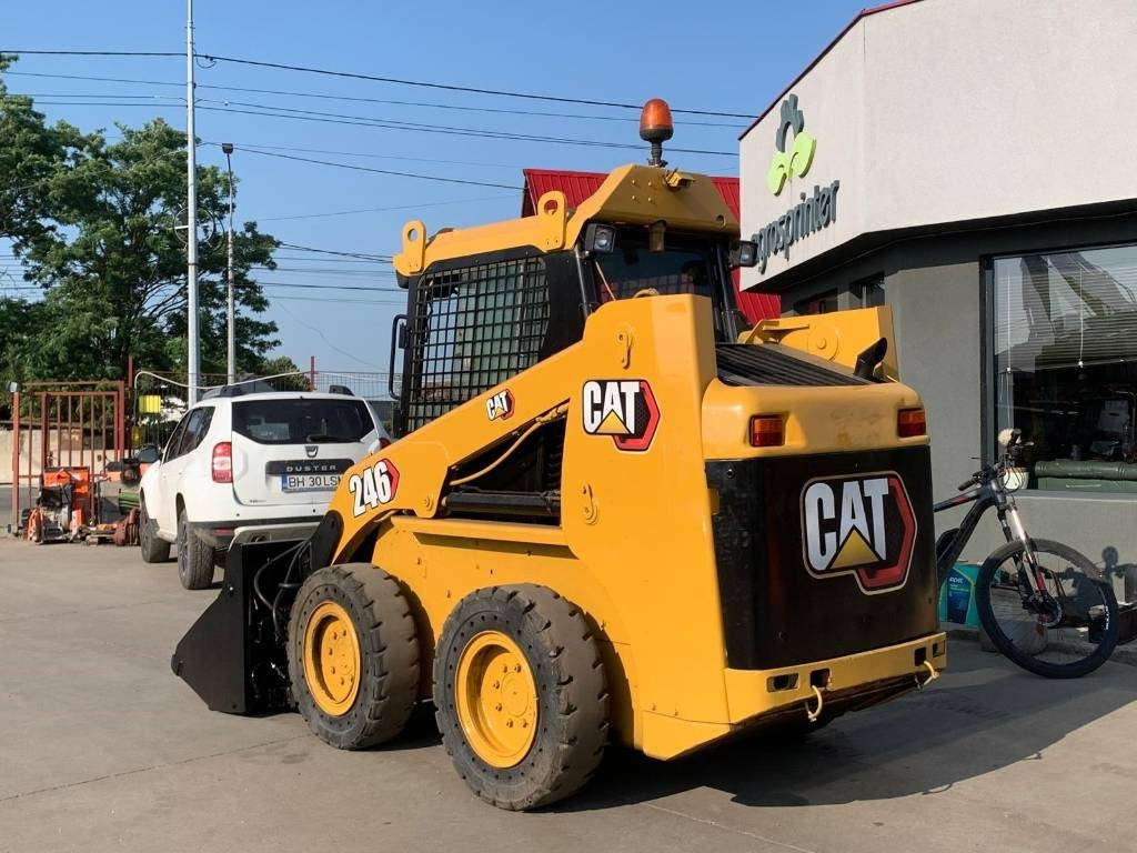 CAT 246 - Mini încărcător: Foto 3 CAT 246 - Mini încărcător: Foto 3