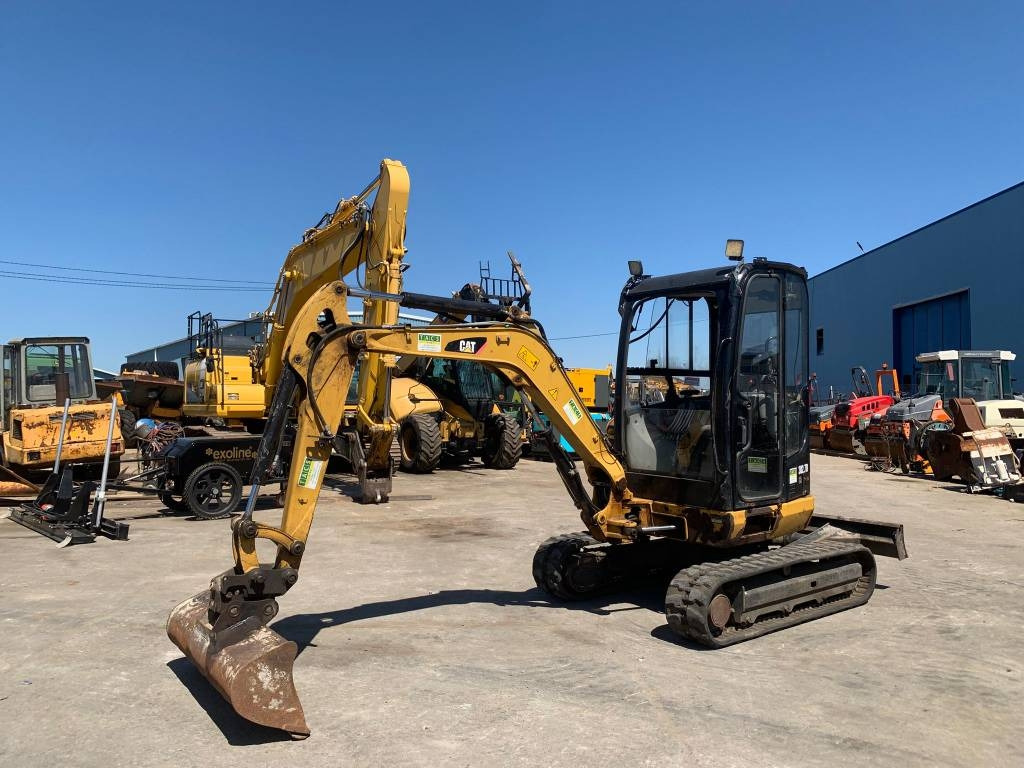 CAT 302.7 CR - Mini excavator: Foto 1 CAT 302.7 CR - Mini excavator: Foto 1