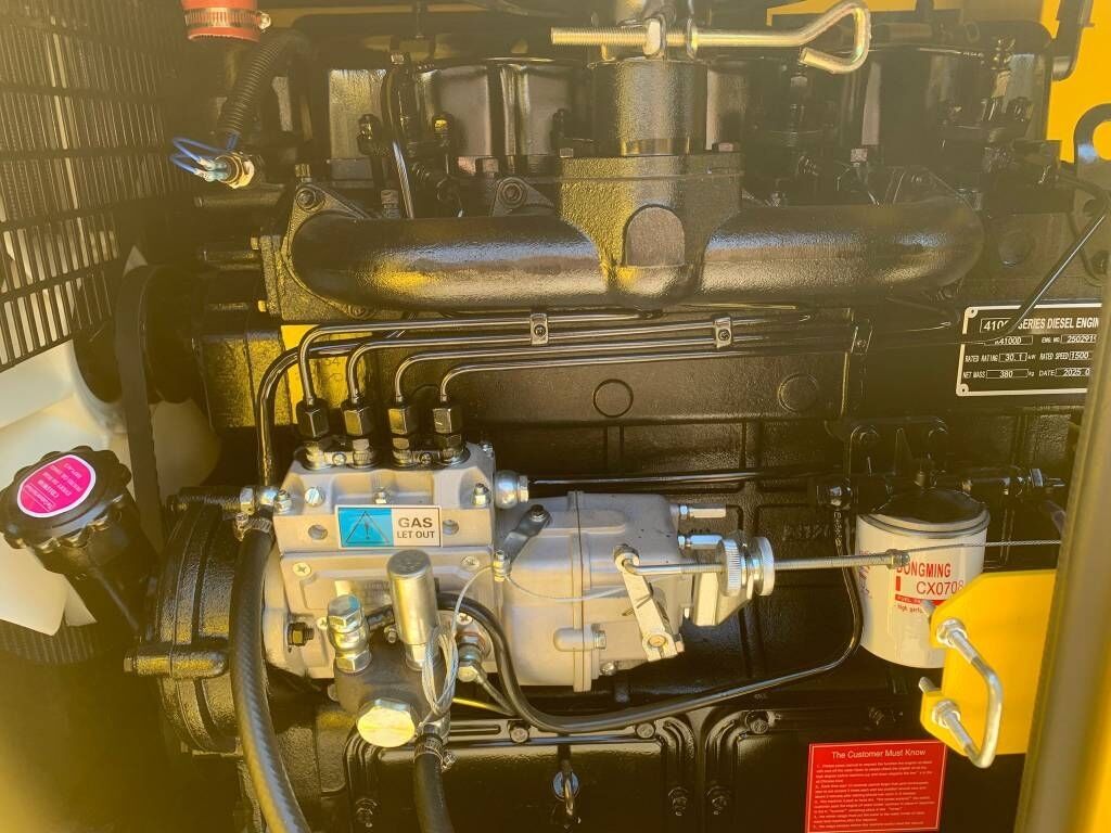 Compal VG-R30 Compal VG-R30 - Generator electric: Foto 3 Compal VG-R30 Compal VG-R30 - Generator electric: Foto 3