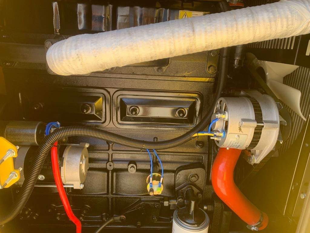 Compal VG-R30 - Generator electric: Foto 5 Compal VG-R30 - Generator electric: Foto 5