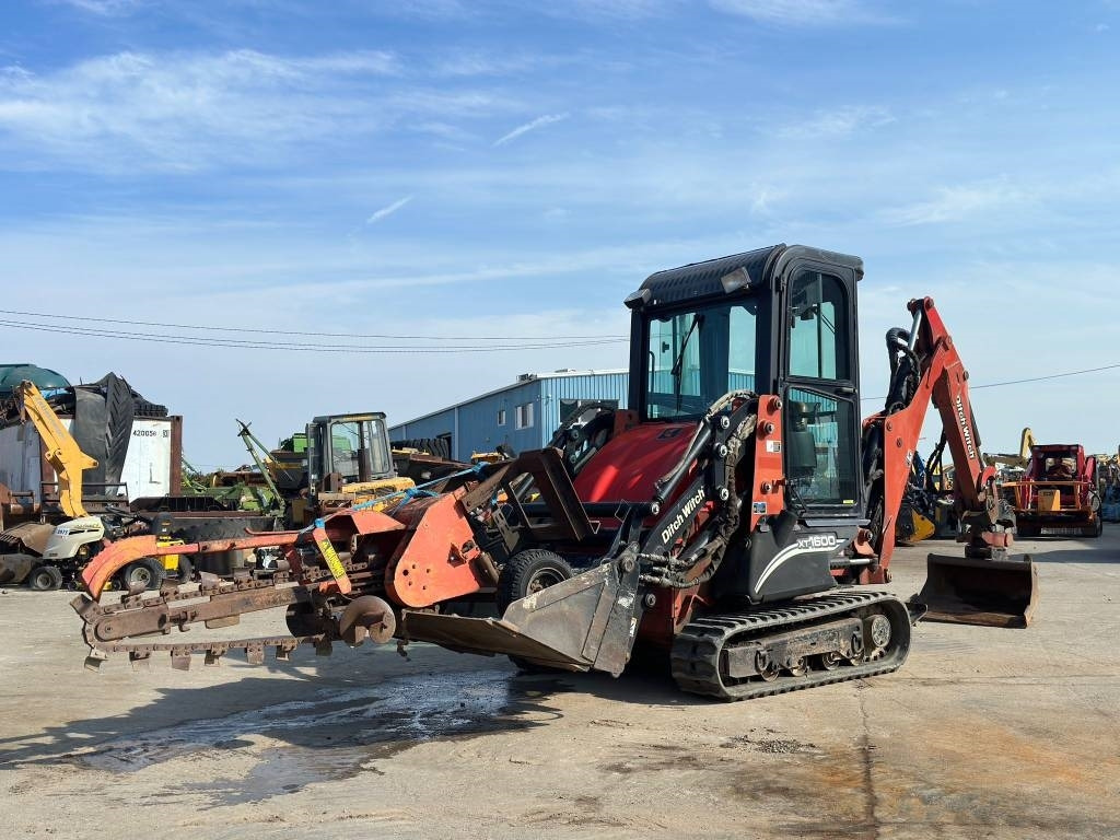 Ditch Witch XT 1600 - Buldoexcavator: Foto 1 Ditch Witch XT 1600 - Buldoexcavator: Foto 1