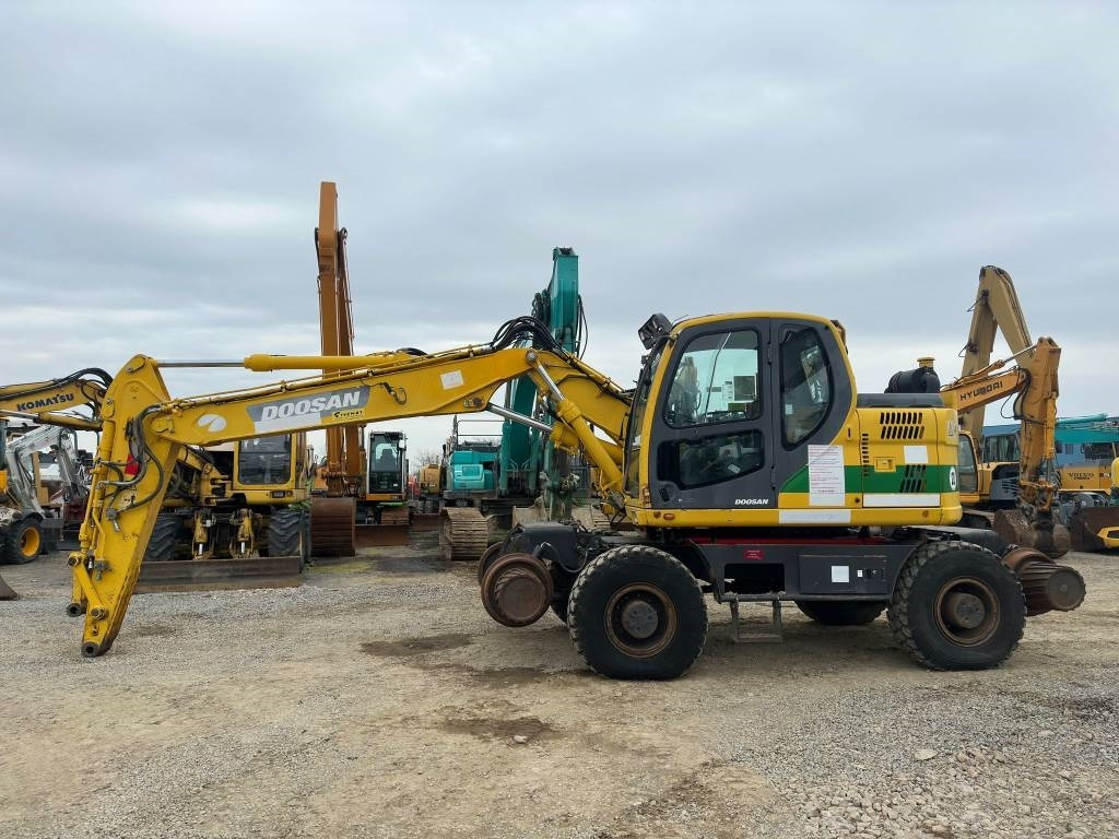 Doosan DX 160 WR - Excavator pe roţi: Foto 3 Doosan DX 160 WR - Excavator pe roţi: Foto 3