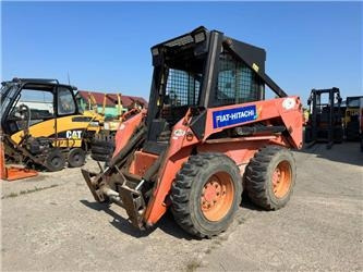 Fiat-Hitachi SL55B - Mini încărcător: Foto 1 Fiat-Hitachi SL55B - Mini încărcător: Foto 1