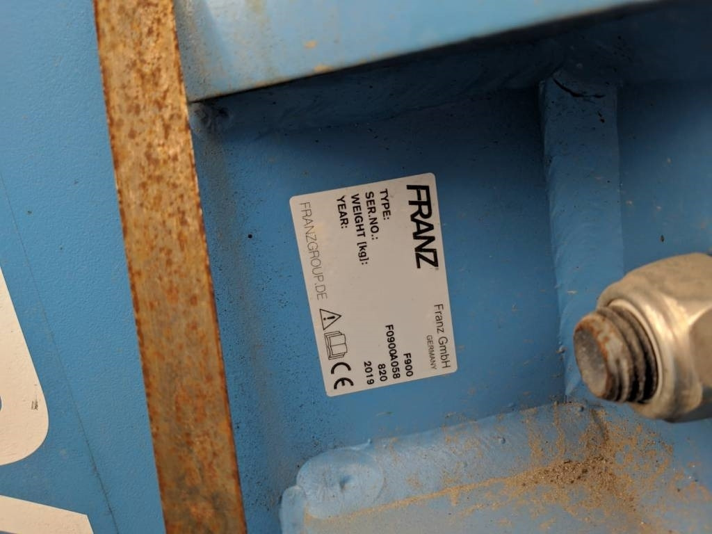 Franz F - Sonetă: Foto 4 Franz F - Sonetă: Foto 4