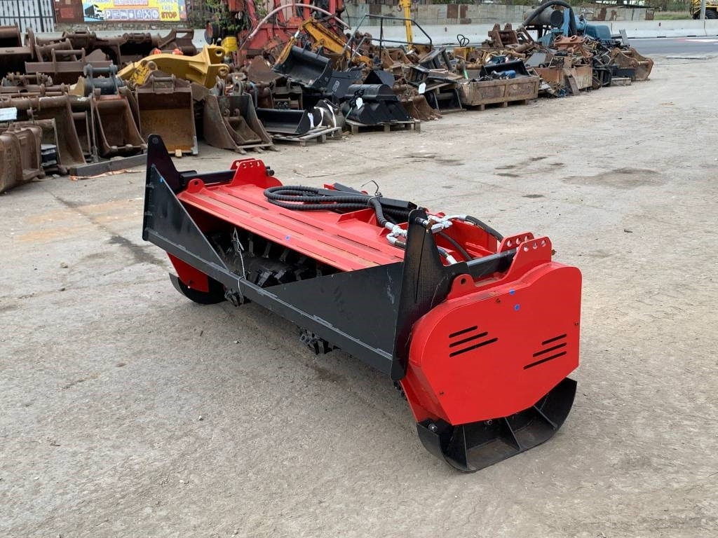 GIYI 1.80 - Tocător forestier: Foto 3 GIYI 1.80 - Tocător forestier: Foto 3