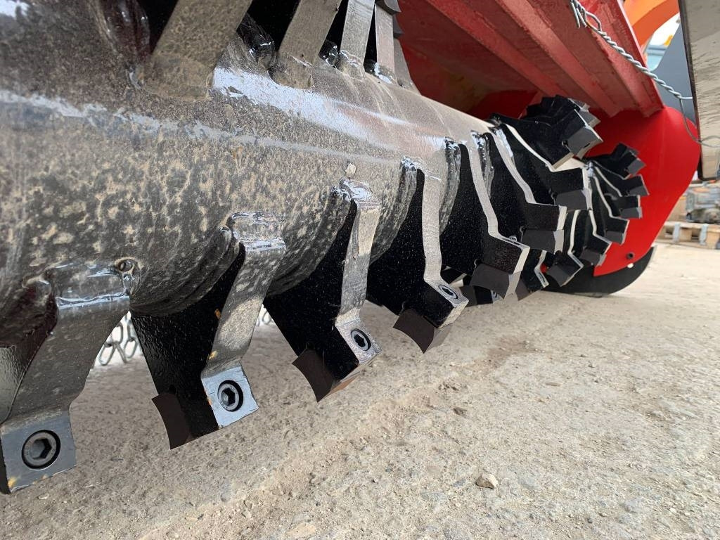 GIYI 1.80 - Tocător forestier: Foto 5 GIYI 1.80 - Tocător forestier: Foto 5