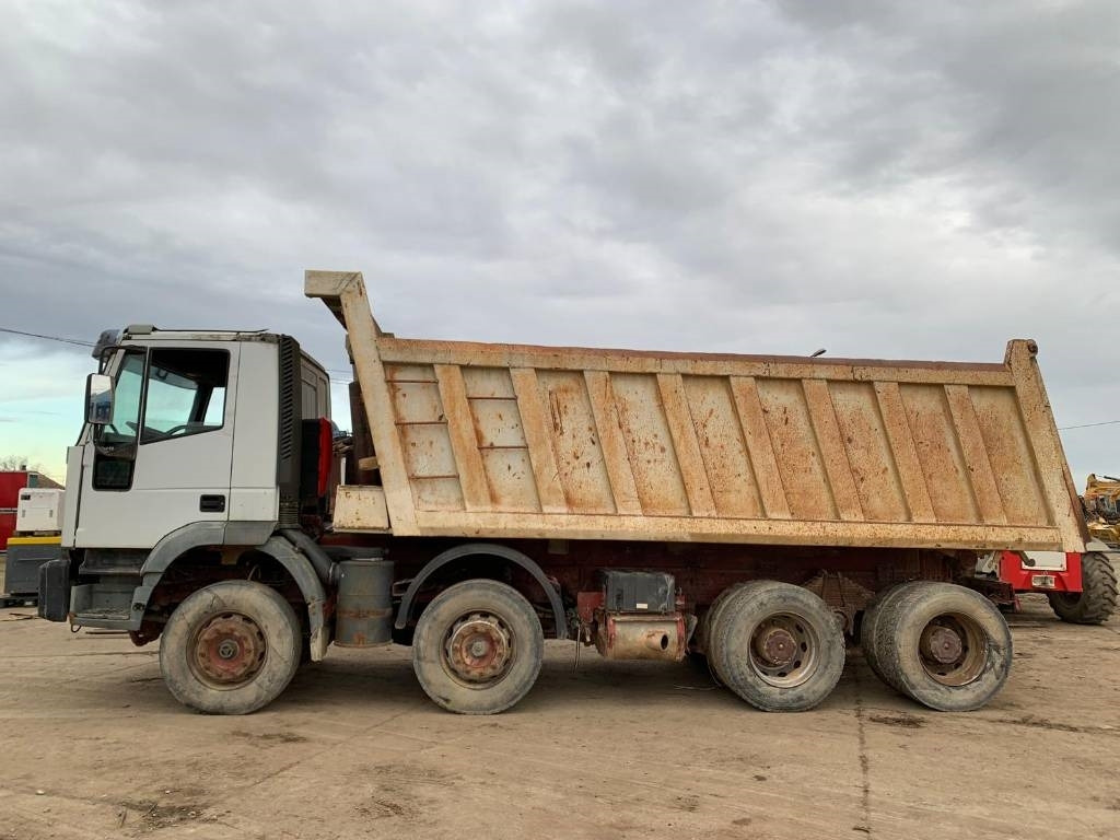 Iveco Eurotech - Camion basculantă: Foto 2 Iveco Eurotech - Camion basculantă: Foto 2