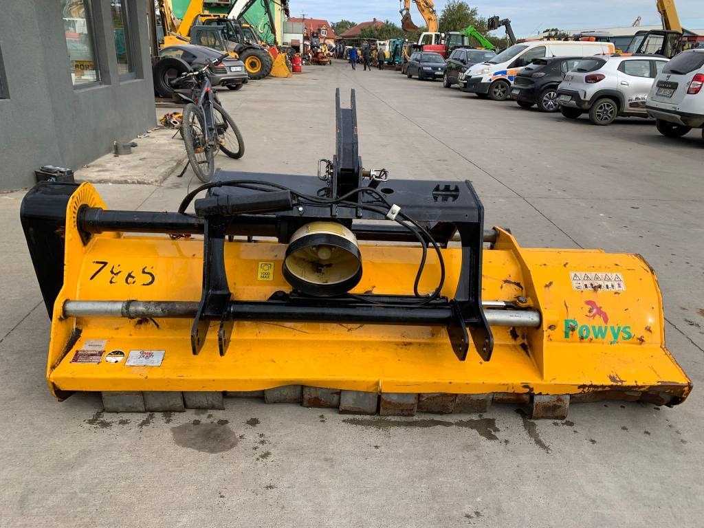 McConnel 230 - Tocător resturi vegetale/ Mulcer: Foto 1 McConnel 230 - Tocător resturi vegetale/ Mulcer: Foto 1