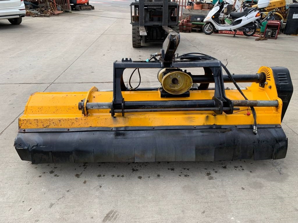 McConnel 230 - Tocător resturi vegetale/ Mulcer: Foto 3 McConnel 230 - Tocător resturi vegetale/ Mulcer: Foto 3