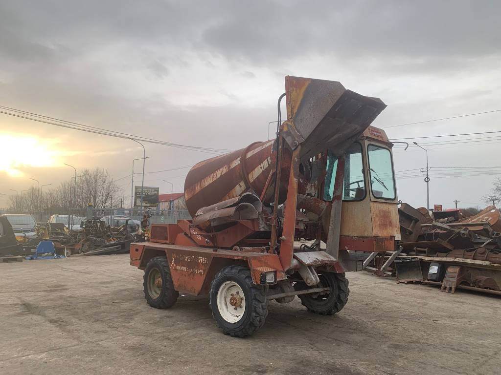 Messersi P2-R4 - Autobetonieră: Foto 1 Messersi P2-R4 - Autobetonieră: Foto 1