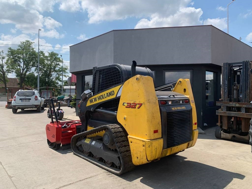 New Holland C327 - Mini încărcător: Foto 3 New Holland C327 - Mini încărcător: Foto 3