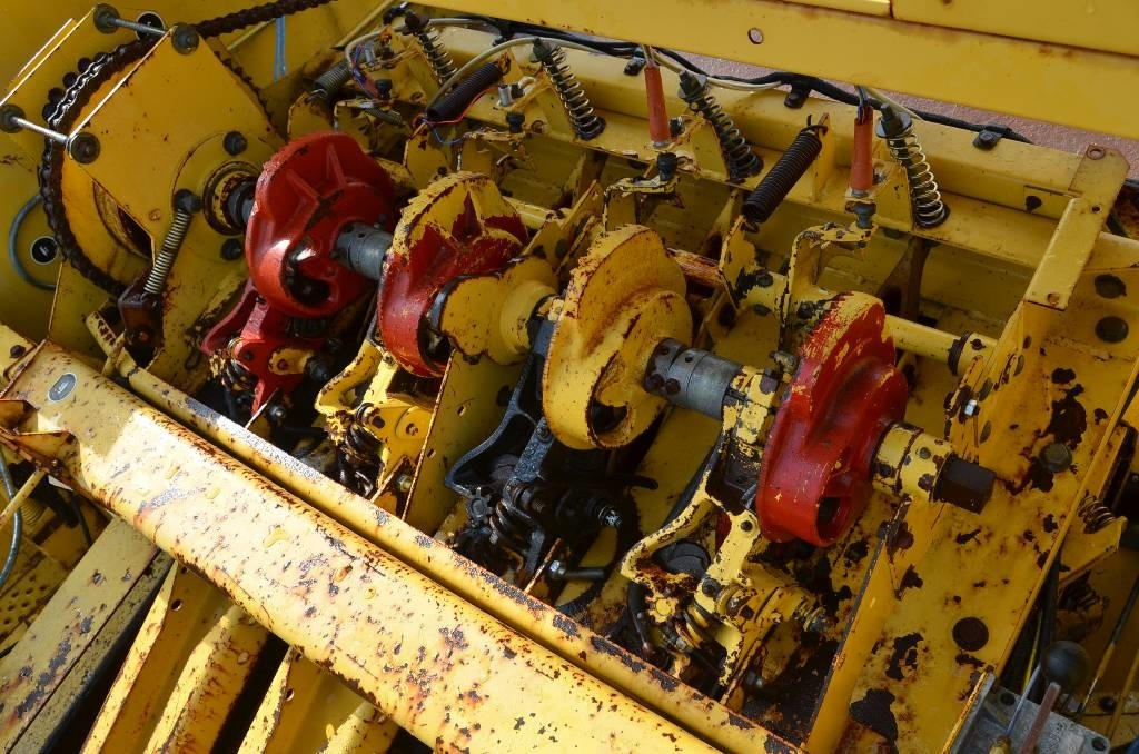 New Holland D1000 - Presă baloţi dreptunghiulari: Foto 5 New Holland D1000 - Presă baloţi dreptunghiulari: Foto 5