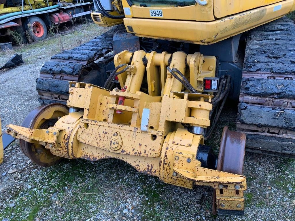 New Holland E 135 SR-1ES RAILWAY - Excavator pe şenile: Foto 5 New Holland E 135 SR-1ES RAILWAY - Excavator pe şenile: Foto 5