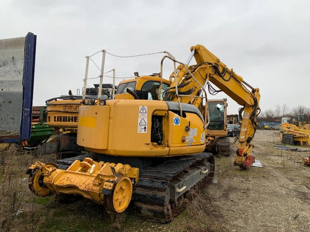 New Holland E 135 SR-1ES RAILWAY - Excavator pe şenile: Foto 3 New Holland E 135 SR-1ES RAILWAY - Excavator pe şenile: Foto 3