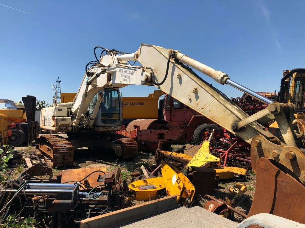 New Holland E 215 B FOR PARTS - Excavator pe şenile: Foto 4 New Holland E 215 B FOR PARTS - Excavator pe şenile: Foto 4