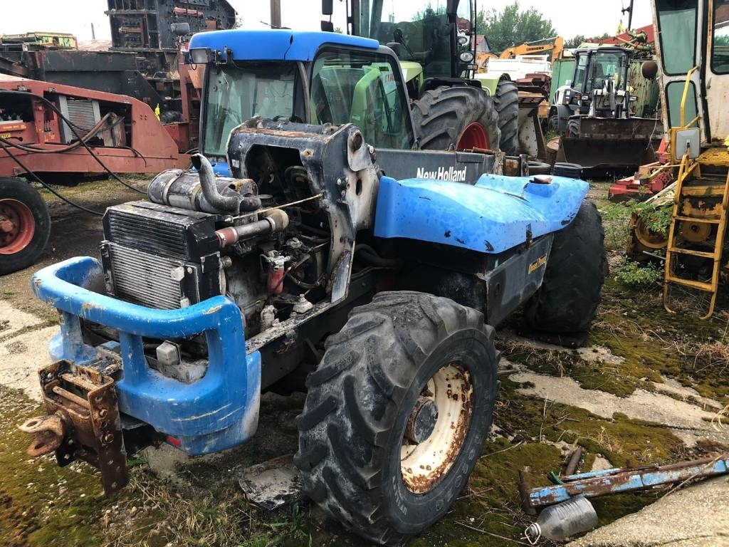 New Holland LM 435-410 FOR PARTS - Stivuitor telescopic: Foto 3 New Holland LM 435-410 FOR PARTS - Stivuitor telescopic: Foto 3