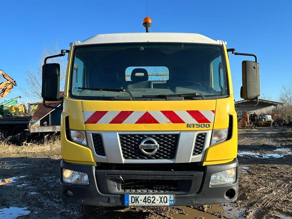 Nissan NT500 - Camion basculantă: Foto 2 Nissan NT500 - Camion basculantă: Foto 2