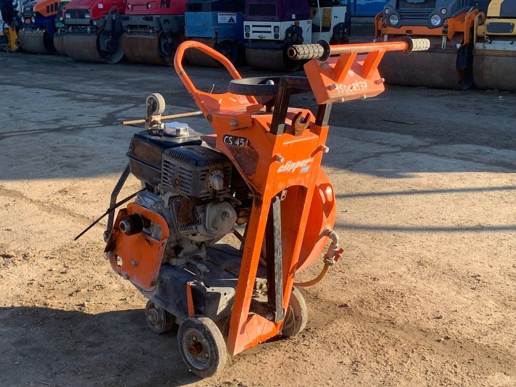 Norton Clipper CS451 - Maşină de asfaltat: Foto 4 Norton Clipper CS451 - Maşină de asfaltat: Foto 4