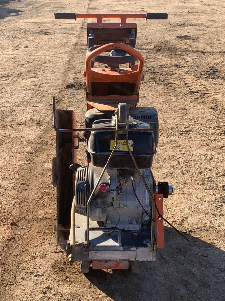 Norton Clipper CS451 - Maşină de asfaltat: Foto 2 Norton Clipper CS451 - Maşină de asfaltat: Foto 2