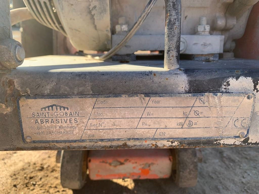 Norton Clipper CS451 - Maşină de asfaltat: Foto 5 Norton Clipper CS451 - Maşină de asfaltat: Foto 5