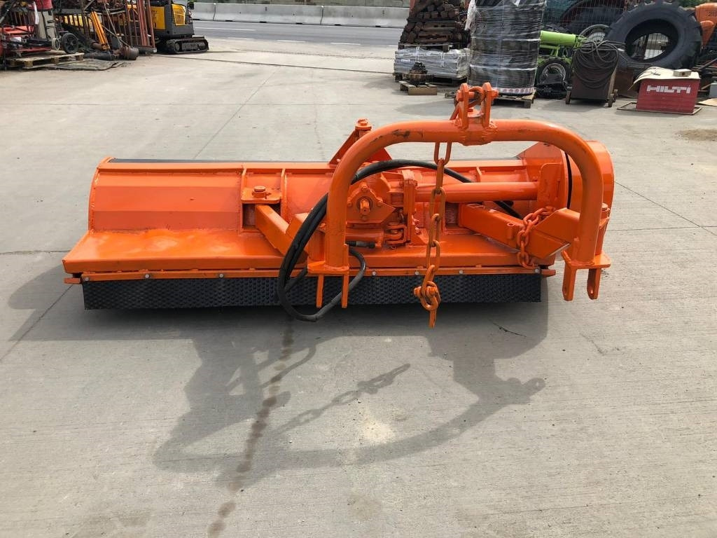 Perfect 180 - Tocător resturi vegetale/ Mulcer: Foto 4 Perfect 180 - Tocător resturi vegetale/ Mulcer: Foto 4