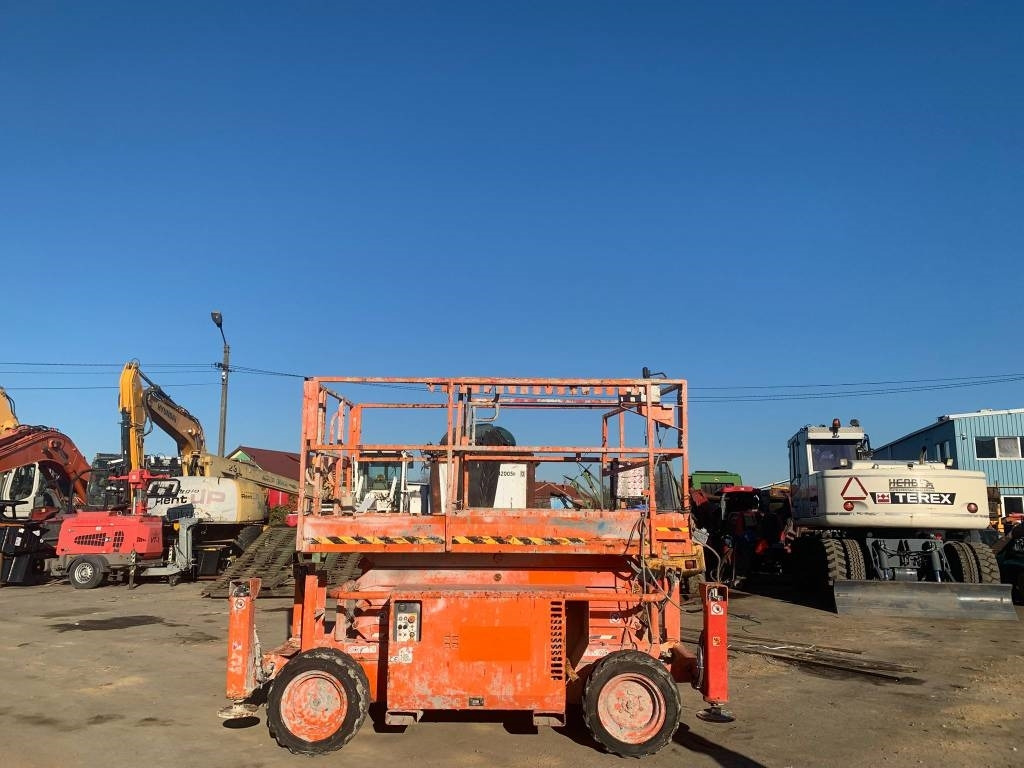 SkyJack SJ 6832 RT - Platforma foarfeca: Foto 3 SkyJack SJ 6832 RT - Platforma foarfeca: Foto 3