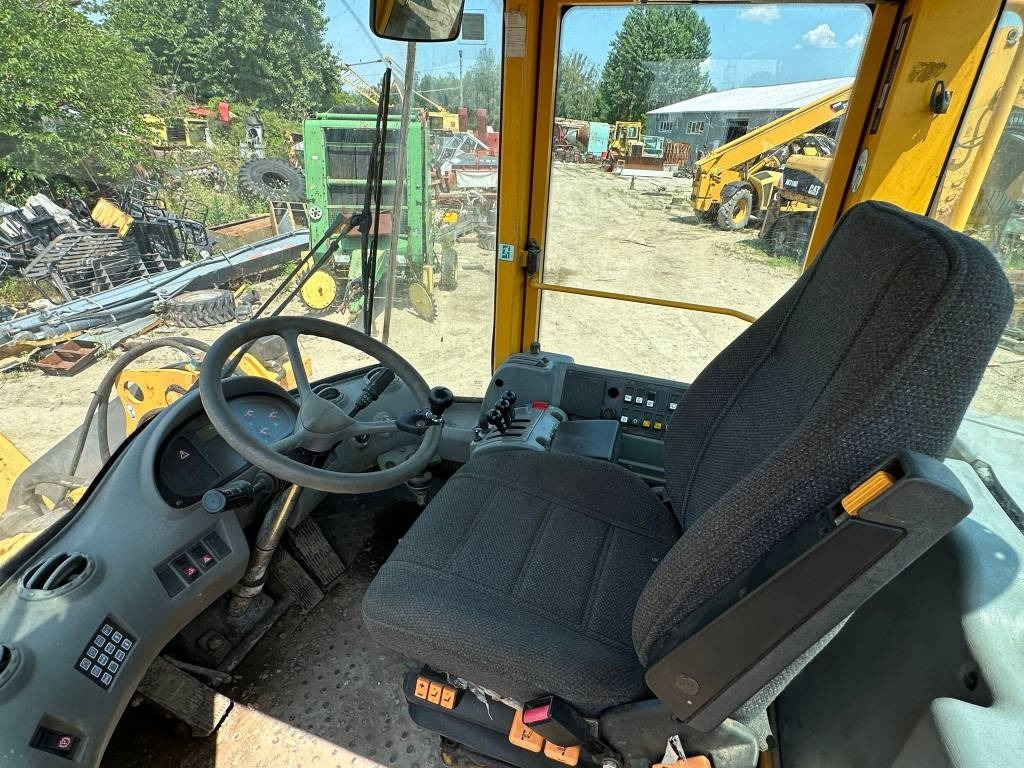 Încărcător frontal pe pneuri Volvo L 60 E: Foto 11 Încărcător frontal pe pneuri Volvo L 60 E: Foto 11