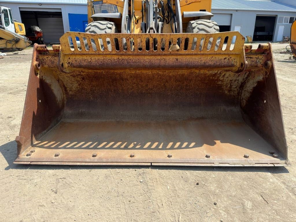 Încărcător frontal pe pneuri Volvo L 60 E: Foto 10 Încărcător frontal pe pneuri Volvo L 60 E: Foto 10