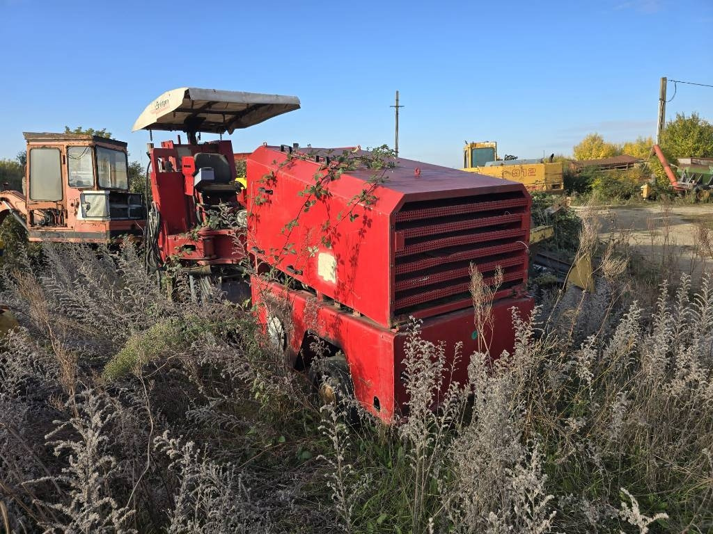 Wirtgen W 600 DC FOR PARTS - Finisor de asfalt: Foto 1 Wirtgen W 600 DC FOR PARTS - Finisor de asfalt: Foto 1