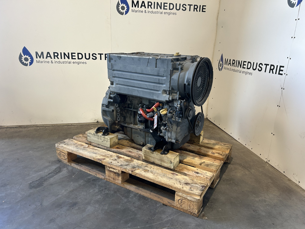 Deutz F4L 2011 - Motor pentru Utilaje constructii: Foto 2 Deutz F4L 2011 - Motor pentru Utilaje constructii: Foto 2