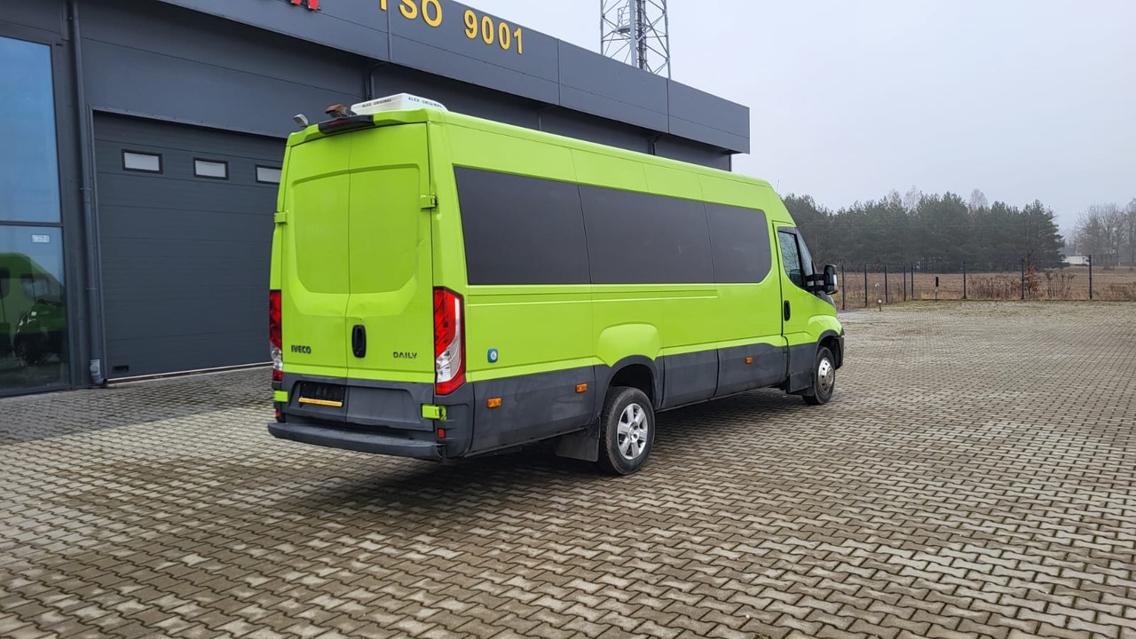 Iveco Daily 24 places + 4 standing - Microbuz, Transport persoane: Foto 5 Iveco Daily 24 places + 4 standing - Microbuz, Transport persoane: Foto 5